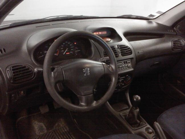 peugeot-206-06-2002-3.jpg