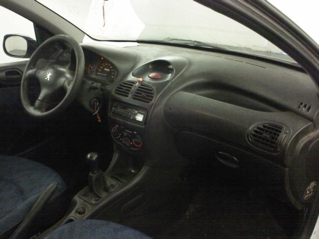 peugeot-206-08-2000-2.jpg